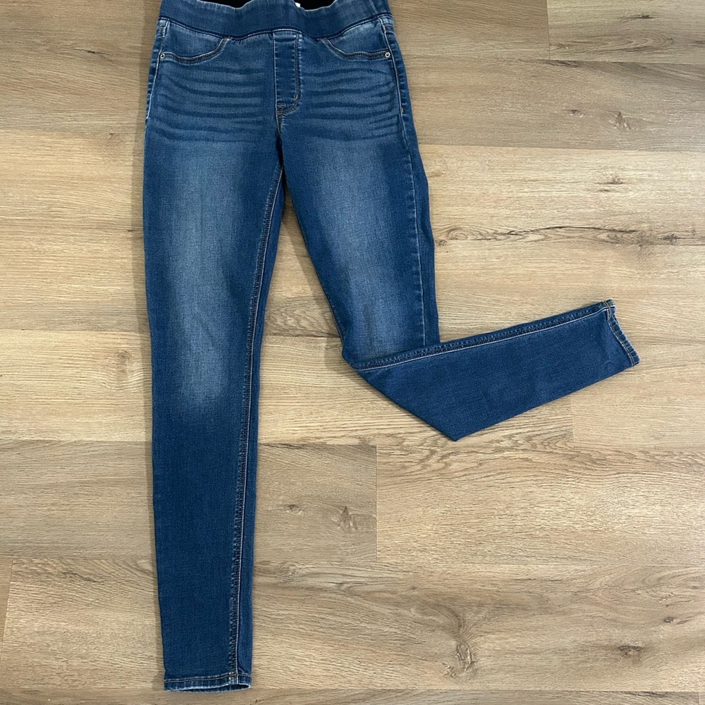 Old Navy Rockstar Super Skinny Jeggings, size 4.